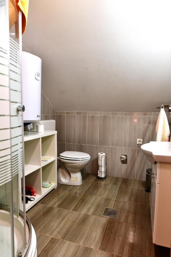 Apartman Jelena Rakovica Exterior photo
